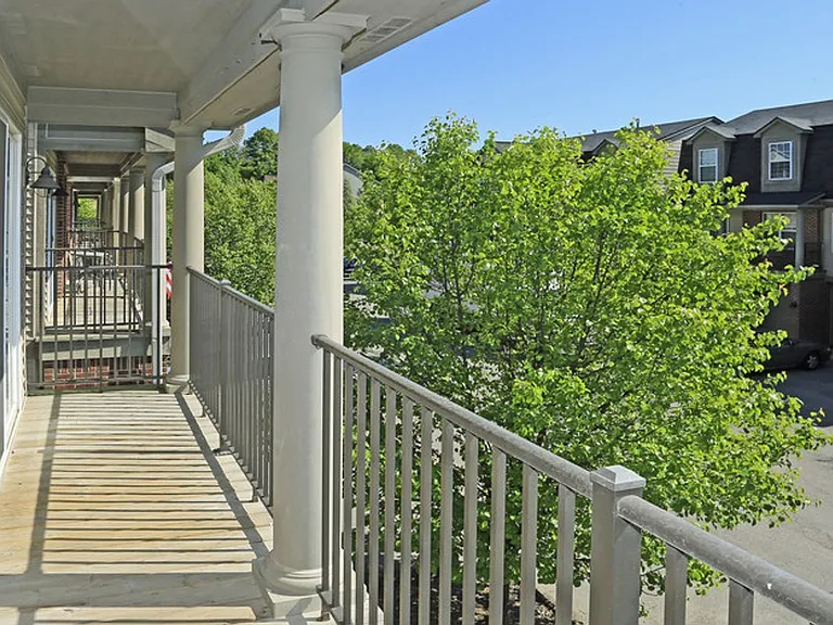 538 Napa Valley Dr — Photo 37