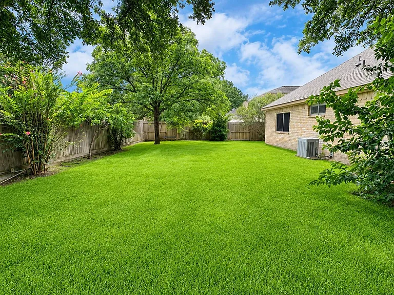 21458 Park Timbers Ln — Photo 10