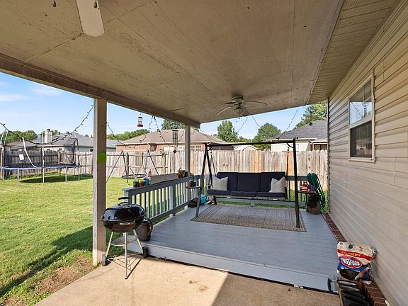 5th image of 38 Willow Lake Dr