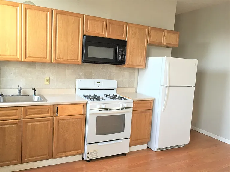 2140 S 4th St — Photo 12