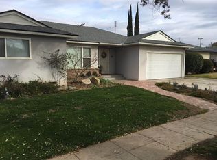 738 E Robinwood Ln, Fresno, CA 93710