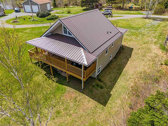 5th image of Macneil Road Lakevale North S #131