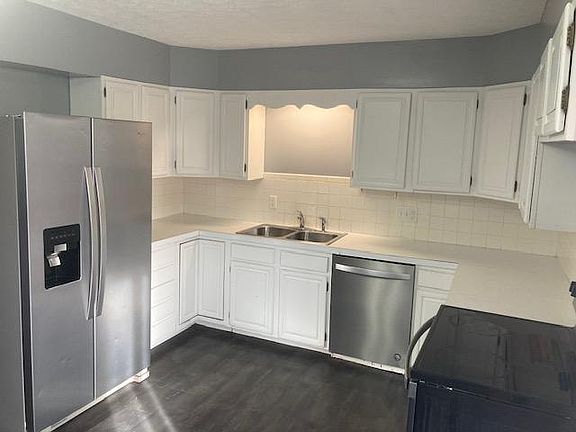 4th image of 1228 Sarah Ln
