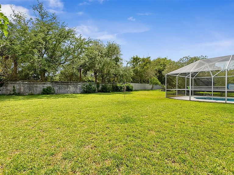 14 Colechester Ln — Photo 46