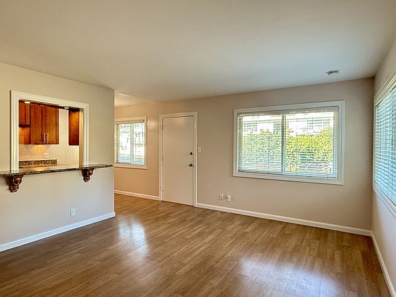 2nd image of 100 Belvedere Dr