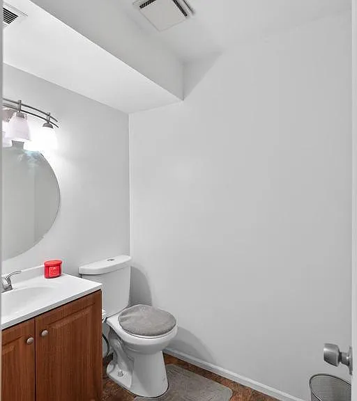 2523 Robinson Pl — Photo 10