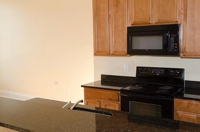 401 N Brady St — Photo 2