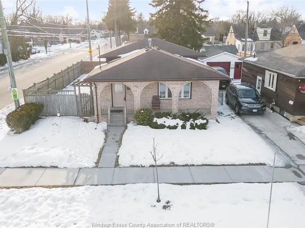 1091 Eastlawn Ave, Windsor, ON N8S 3H8
