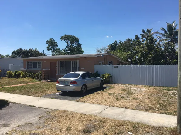 5348 W 14th Ct, Hialeah, FL 33012