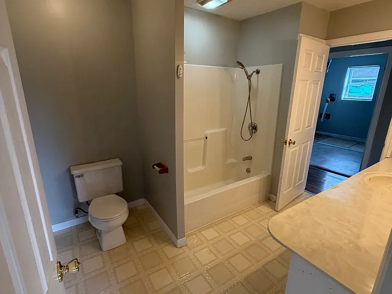 120 Pine Ave #120 — Photo 3