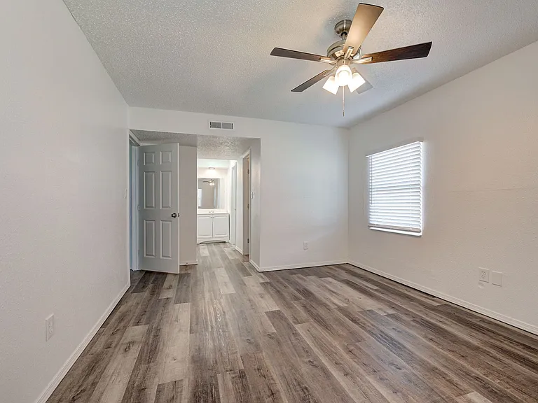 Shelton Village - Now Offering $500 Off Move-In Costs — Photo 18