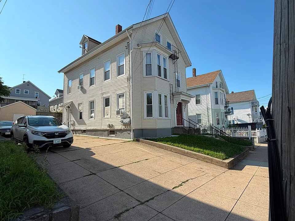 36 Pine St #3