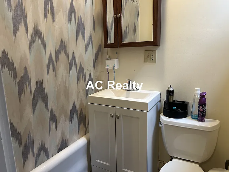 68 Washington St #14 — Photo 7