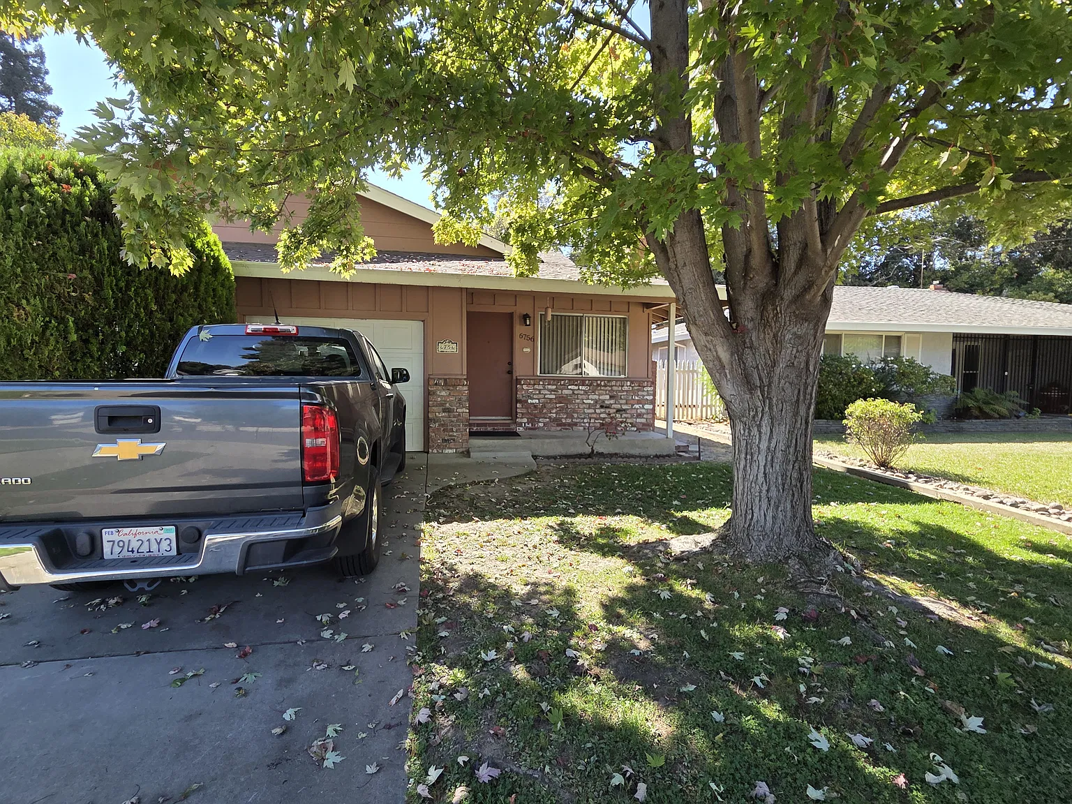 6756 Freehaven Dr — Photo 2