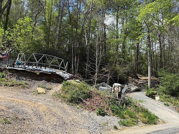 3rd image of 675 Ed Graves Rd