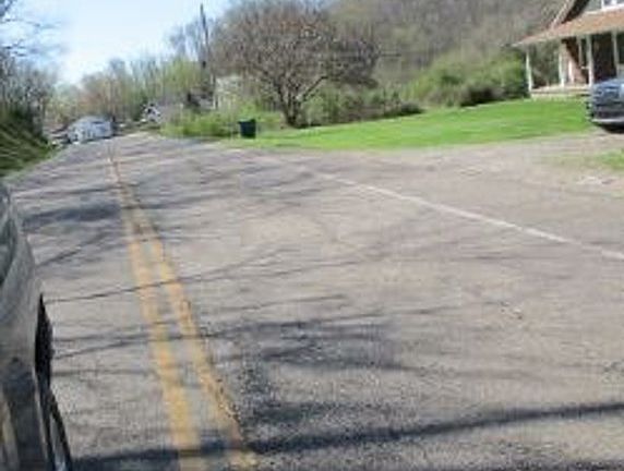 Exterior Neighborhood (street photo)