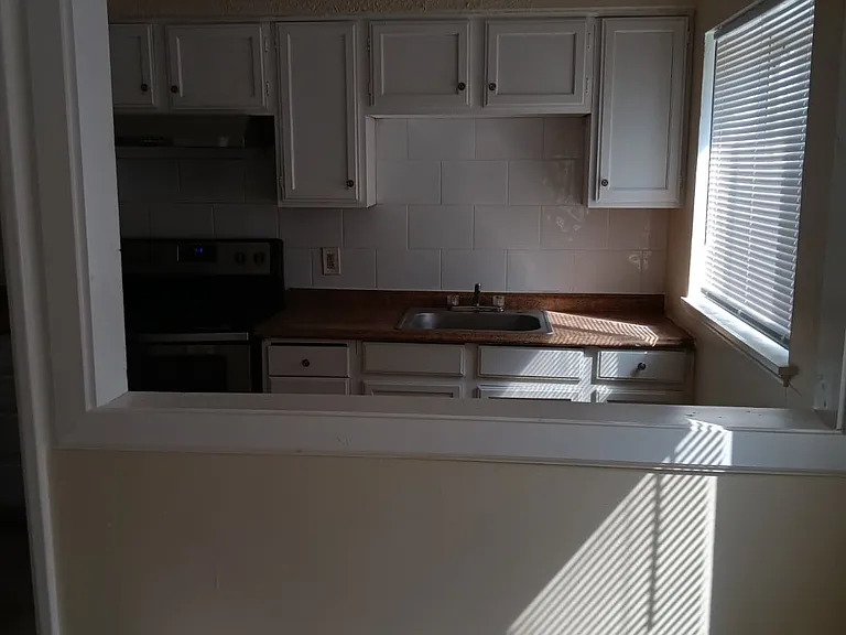 20411 Randolph Pkwy #B2 — Photo 2