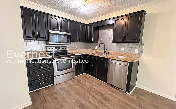 2 bed, 1.5 bath, 1232 sqft, $1,235 — Photo 3