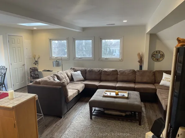 563 Woolwich St #1, Guelph, ON N1H 3Y4