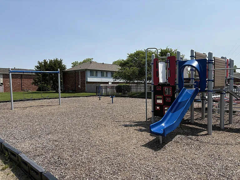Braeburn Village — Photo 8