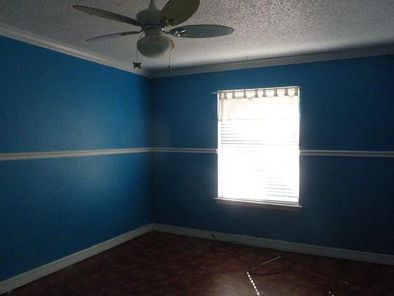 3rd image of 10016 Farmers Branch St