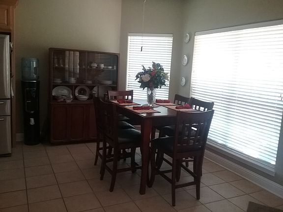 4th image of 1242 Kiowa Dr W