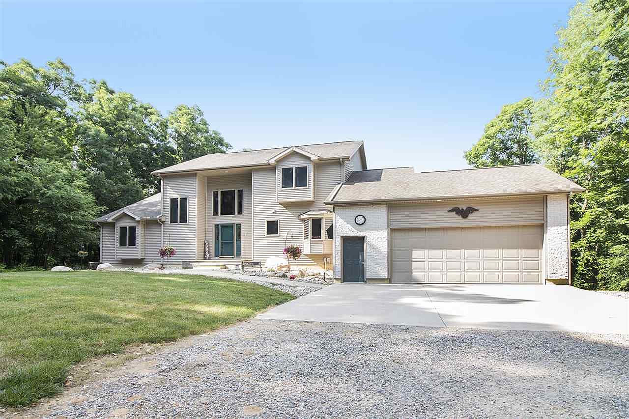 mih⭐︎ 11921 Round Lake Rd, Horton, MI 49246 | Zillow