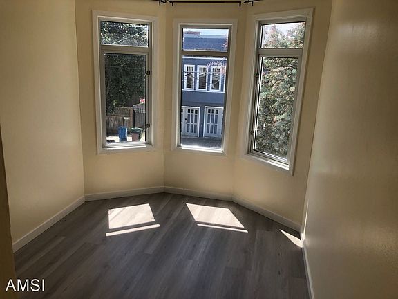 3rd image of 30 Elizabeth St #1
