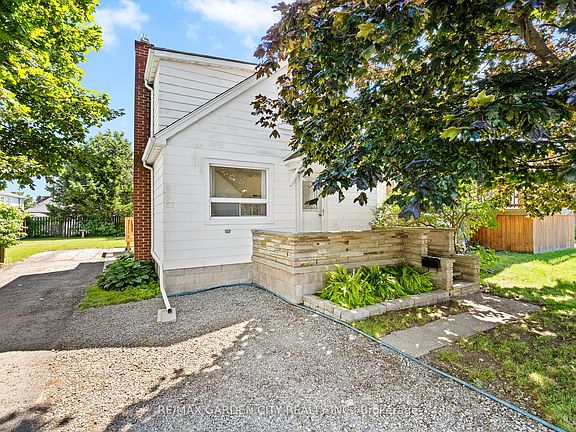 3rd image of 38 Oakwood St