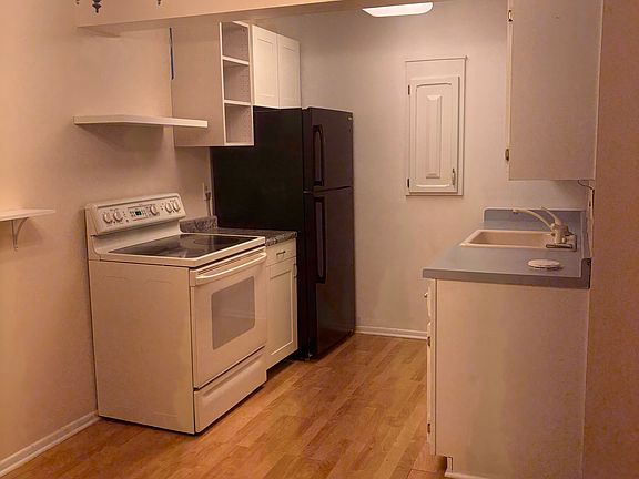 4th image of 2700 Oxford St N #1