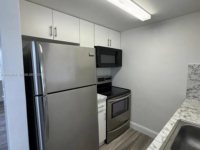 2435 Van Buren St #2B — Photo 6
