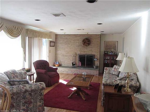4th image of 139 Acme Dr