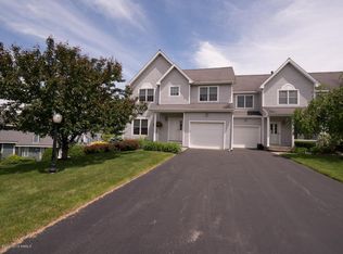 53 Cliffside Dr, Saratoga Springs, NY 12866