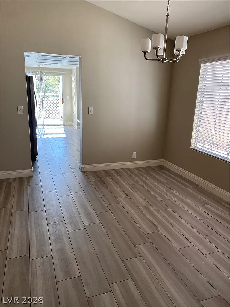 3 bed, 2.0 bath, 1386 sqft, $1,995 — Photo 4