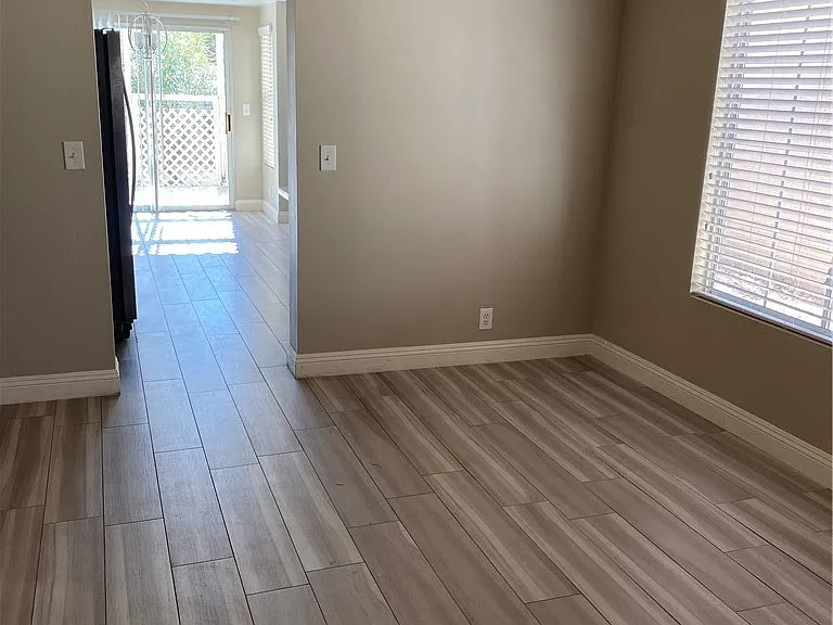 9613 Swan Bay Dr — Photo 4