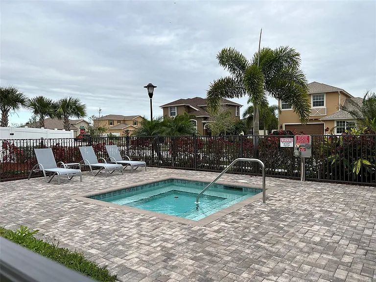 10005 W Verona Cir — Photo 31