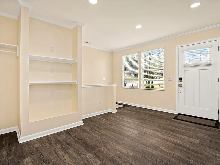 2112B Sanborn Dr — Photo 7