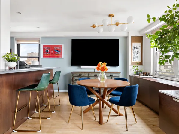 360 West 22nd Street 12B image 2 of 11