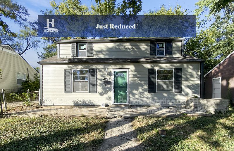 1st image of 4742 Woodend Ave