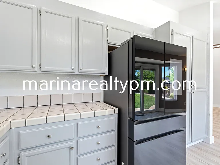 208 Buttercup Cir — Photo 16