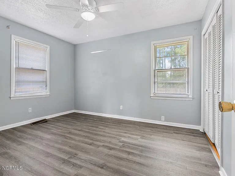 1708 N Poplar St — Photo 11