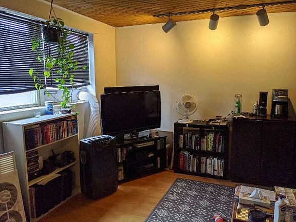 5th image of 1428 Jackson St Floor 2