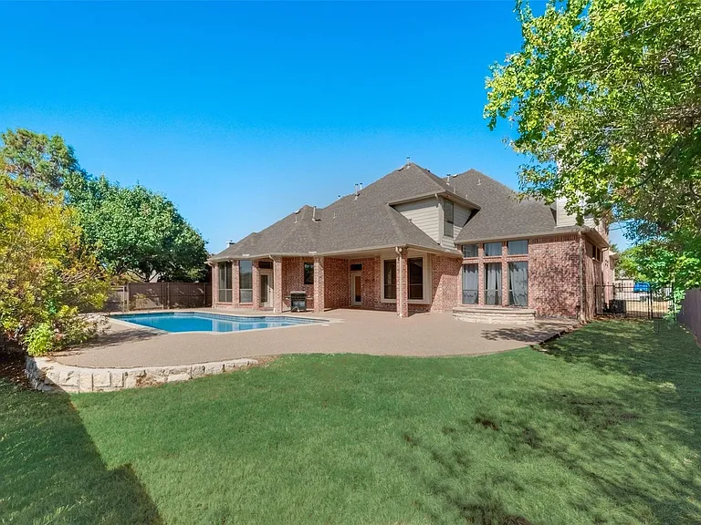 1433 Montgomery Ln — Photo 12