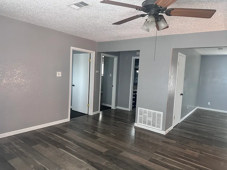 5224 Avenue R #1 — Photo 17