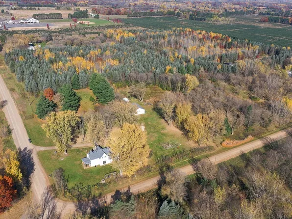 33729 Blackfoot St NW, Cambridge, MN 55008