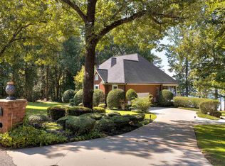 546 Old Mill Ln, Camden, SC 29020
