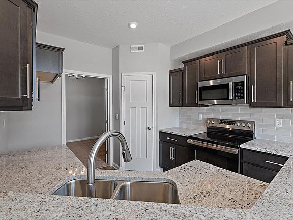 5th image of 7691 Devonshire Dr #31-203
