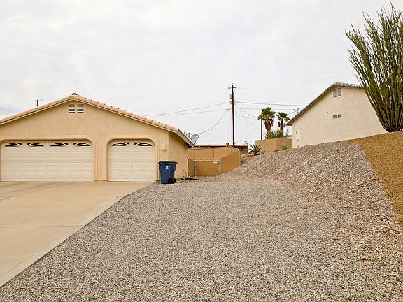 2nd image of 3751 Beachview Dr