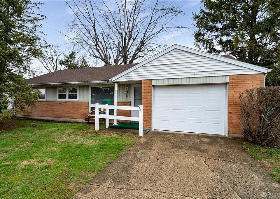 1st image of 707 W Lake Ave