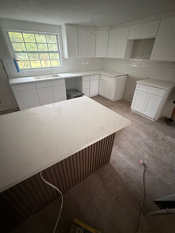 7834 Morse Ave - Property Image